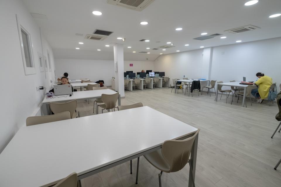 Sala Internet/Ofimática e traballo en grupo