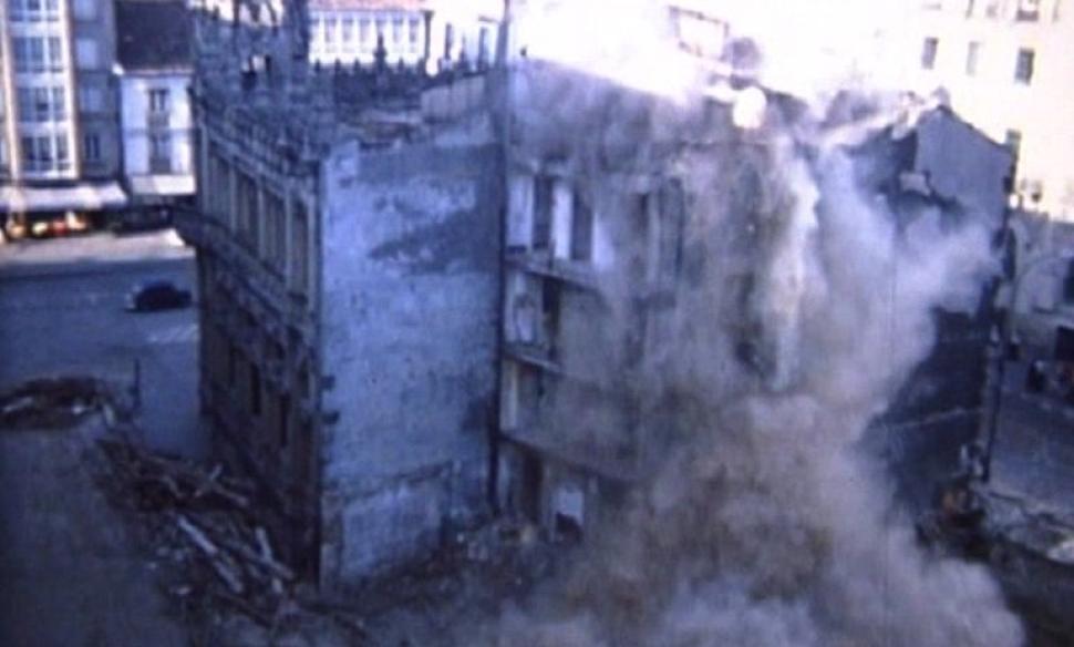 Fotograma derruba edificio Castromil